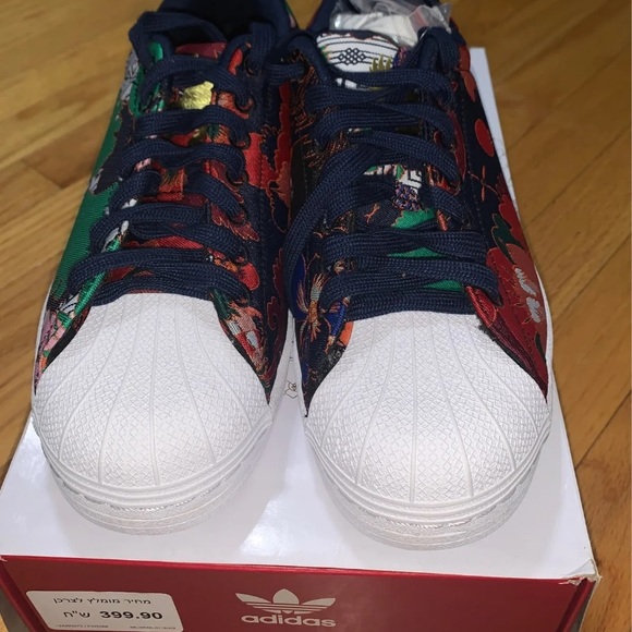 🎉HP🎉 Adidas Superstar - Picture 3 of 7